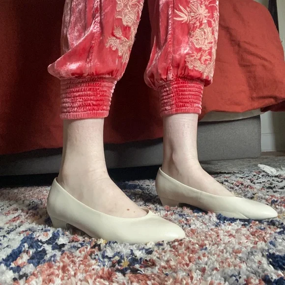 ANTHROPOLOGIE pink velvet joggers - Picture 6 of 8